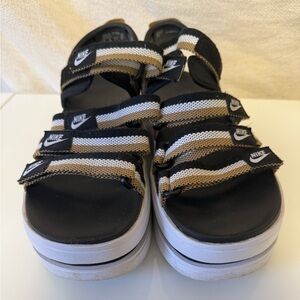 Nike Icon Classic Platform Sandal